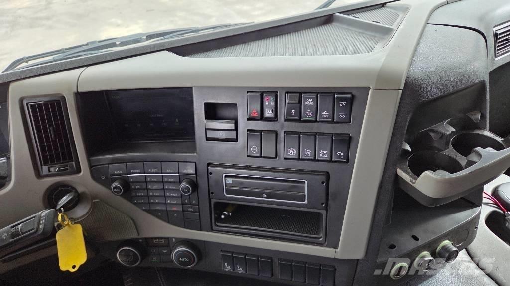 Volvo FM460 6X2*4 Hákový nosič kontejnerů
