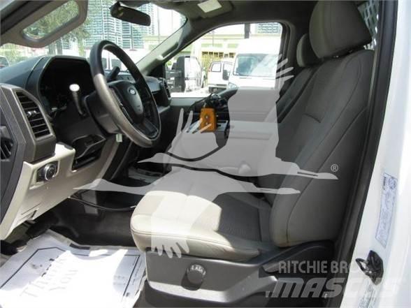 Ford F550 Sypače písku a soli