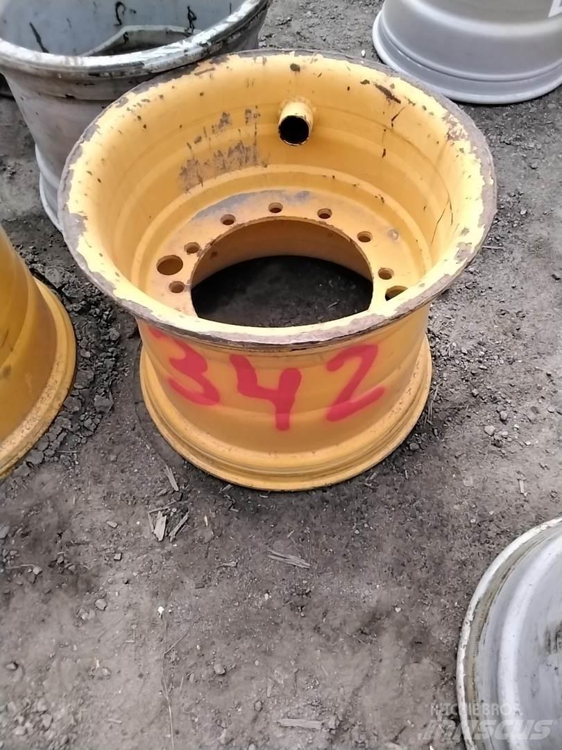 Rottne F12 20x26,5 Pneumatiky, kola a ráfky