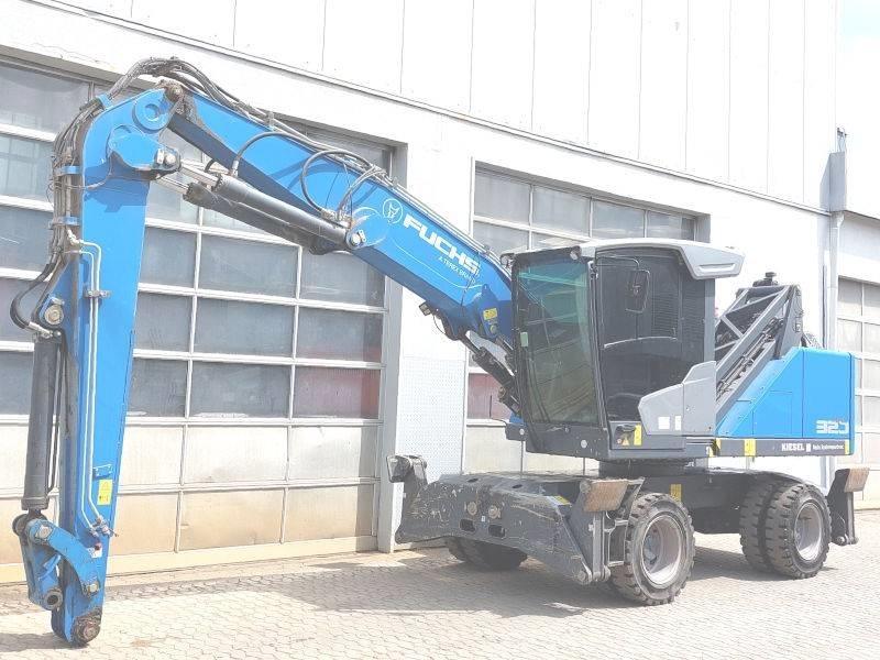 Fuchs MHL 320 F Stroje pro manipulaci s odpadem