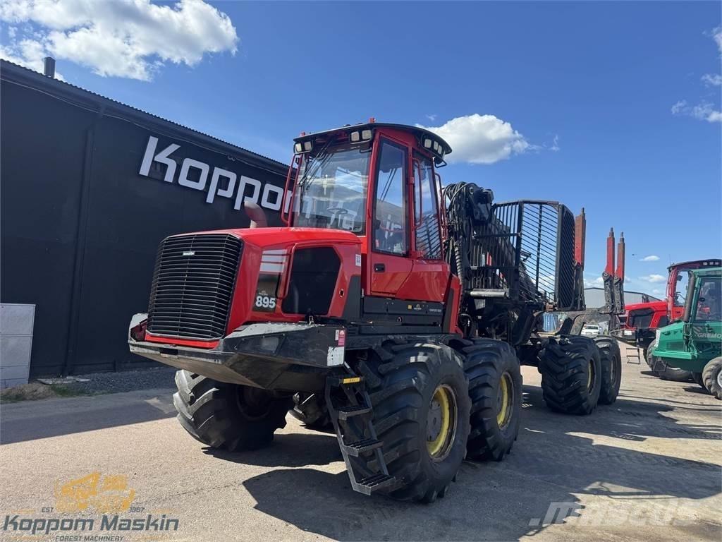 Komatsu 895 Vyvážecí traktory