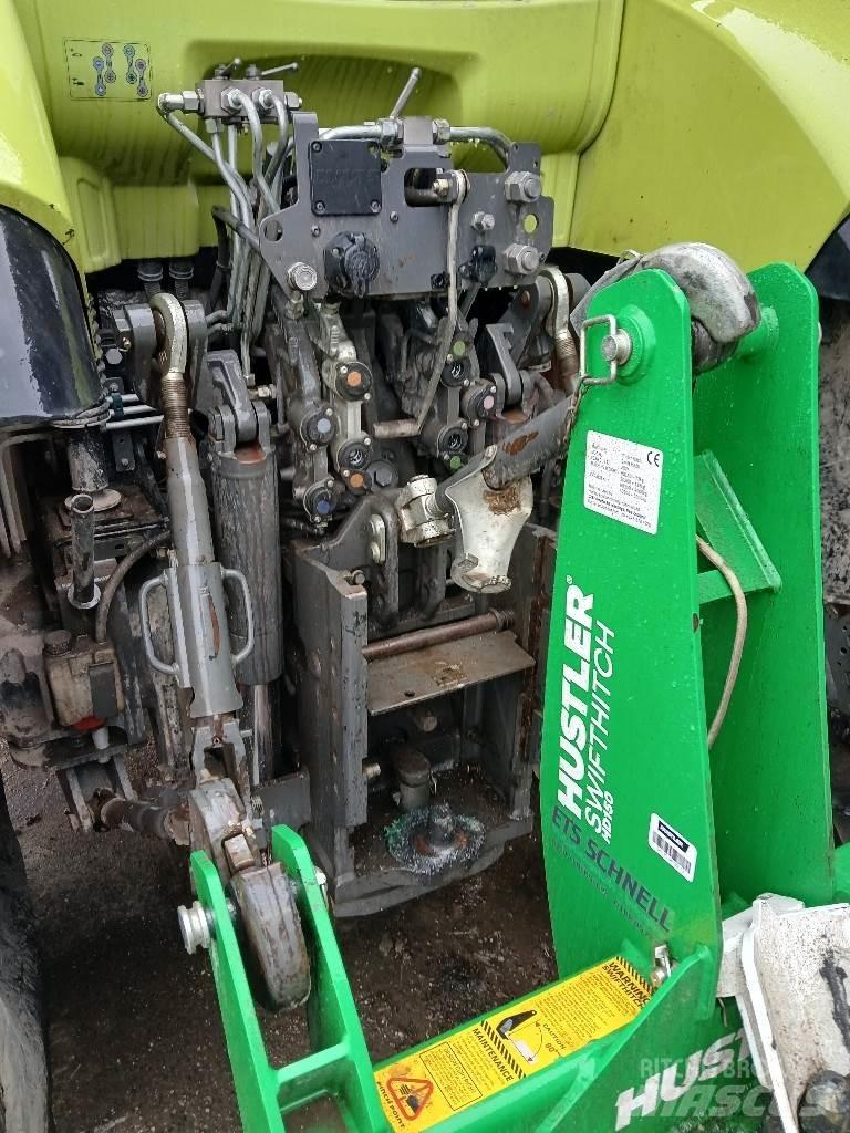CLAAS ARION 630 Traktory