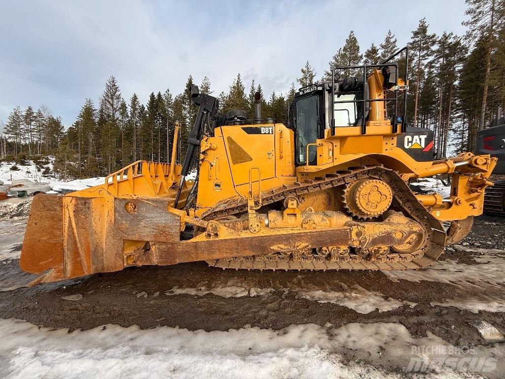 CAT D8T Pásové dozery