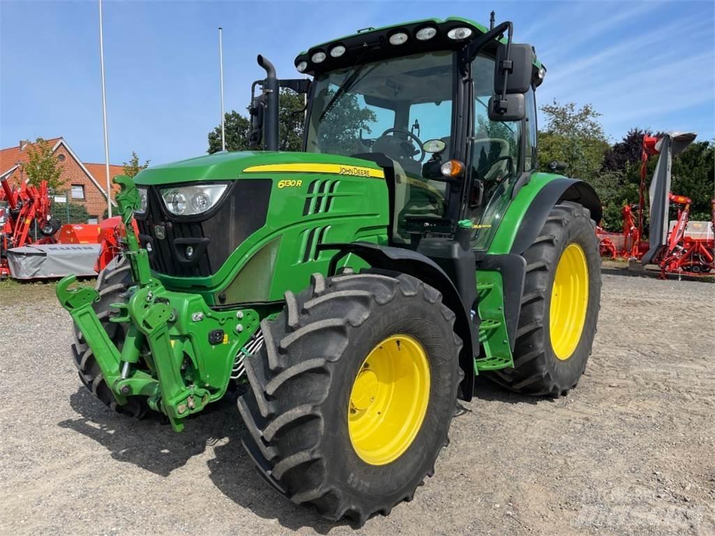 John Deere 6130R Traktory