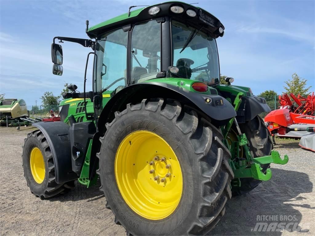 John Deere 6130R Traktory