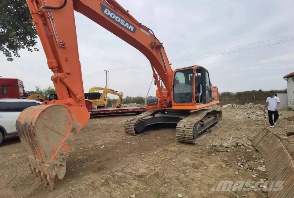 Doosan DX300LC Pásová rýpadla