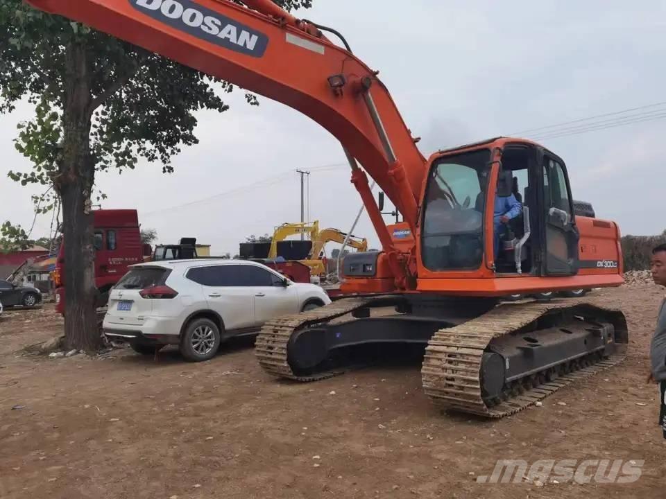 Doosan DX300LC Pásová rýpadla