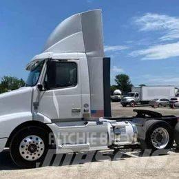 Volvo VNL 64T200 Tahače