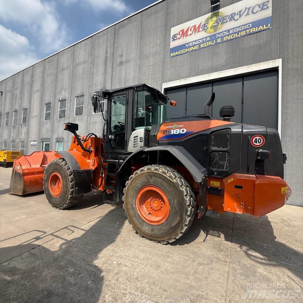 Hitachi ZW180-6 Kolové nakladače