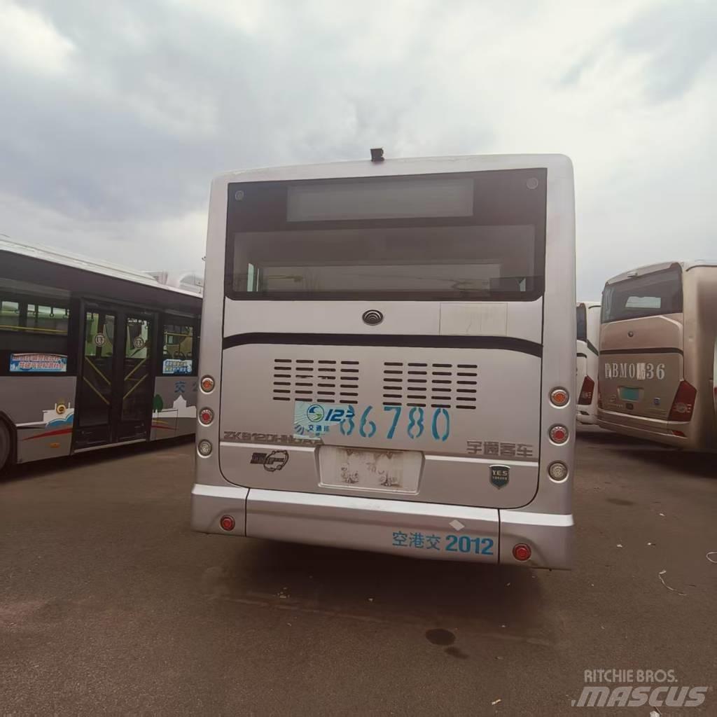 Yutong ZK6120DHNGAA Městské autobusy