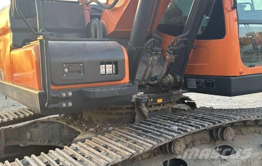 Doosan DX220 Pásová rýpadla