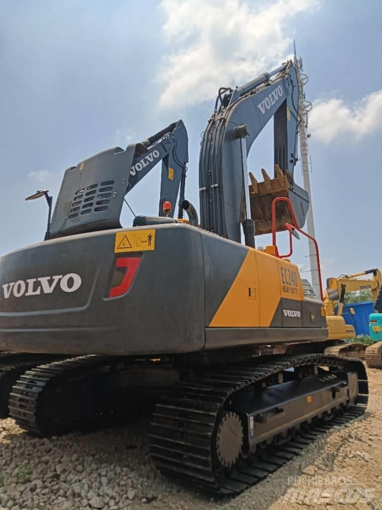 Volvo EC 240 Pásová rýpadla