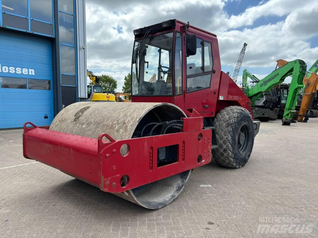 Bomag BW 213 D H-3 Tahačové válce