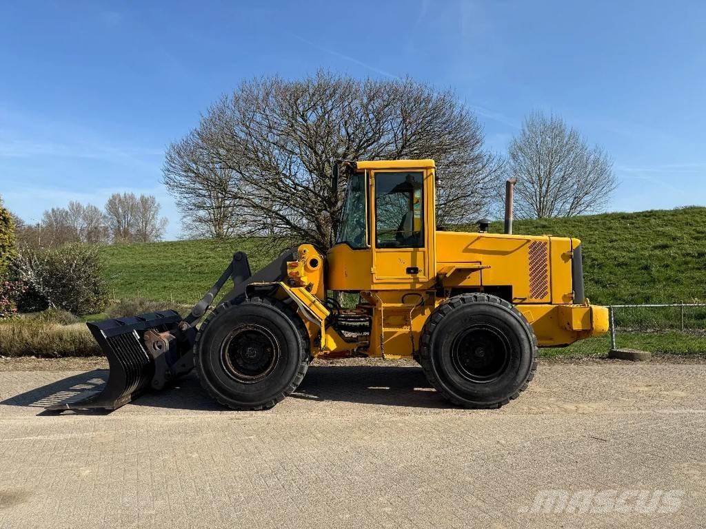 Volvo L70D Kolové nakladače
