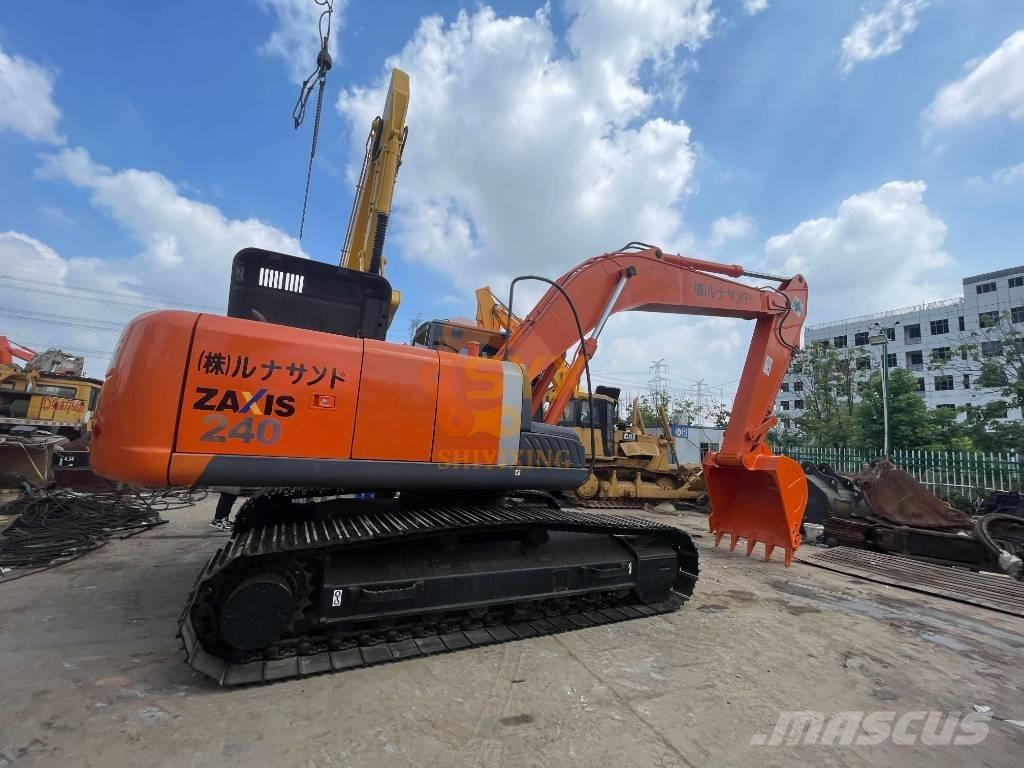 Hitachi ZX 240 Pásová rýpadla