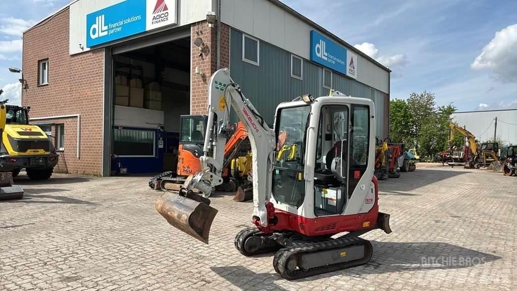 Takeuchi TB216 A Mini rýpadla < 7t