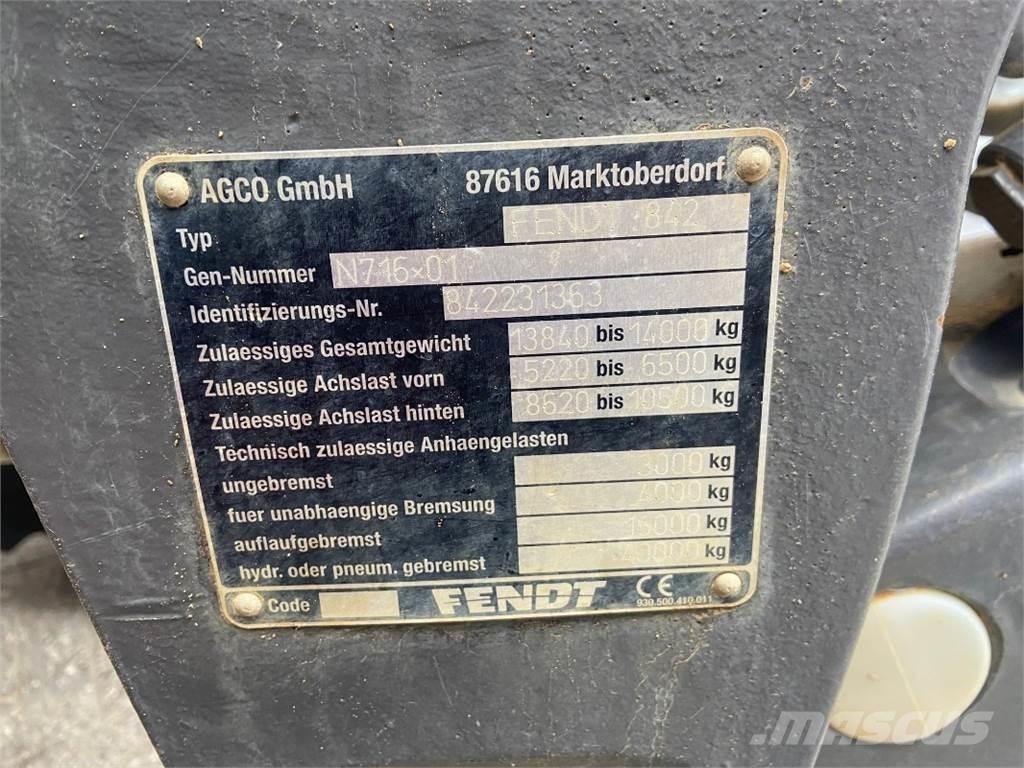 Fendt 828 Vario Traktory