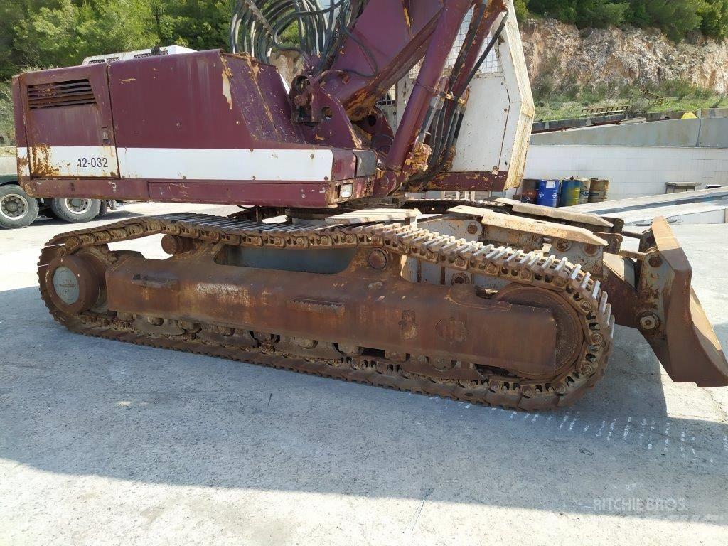 Liebherr 932T Pásová rýpadla