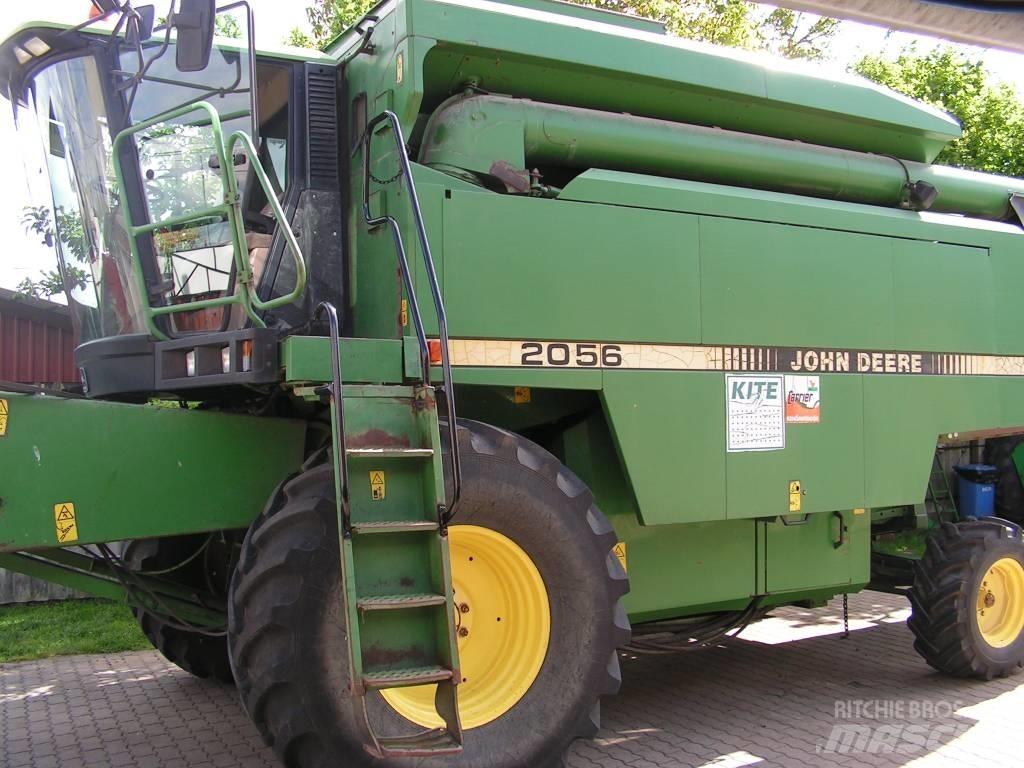 John Deere 2056 Sklízecí mlátičky