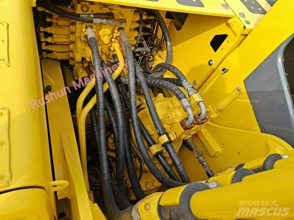 Komatsu PC 220-8 Pásová rýpadla