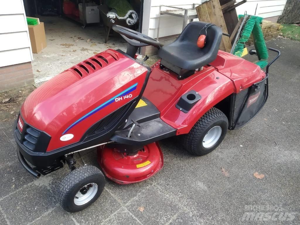 Toro zitmaaier DH140 Samojízdné sekačky