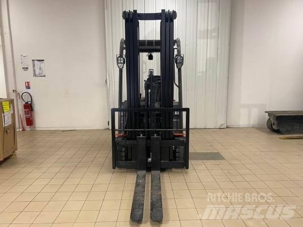 Manitou ME320 Terénní vysokozdvižné vozíky