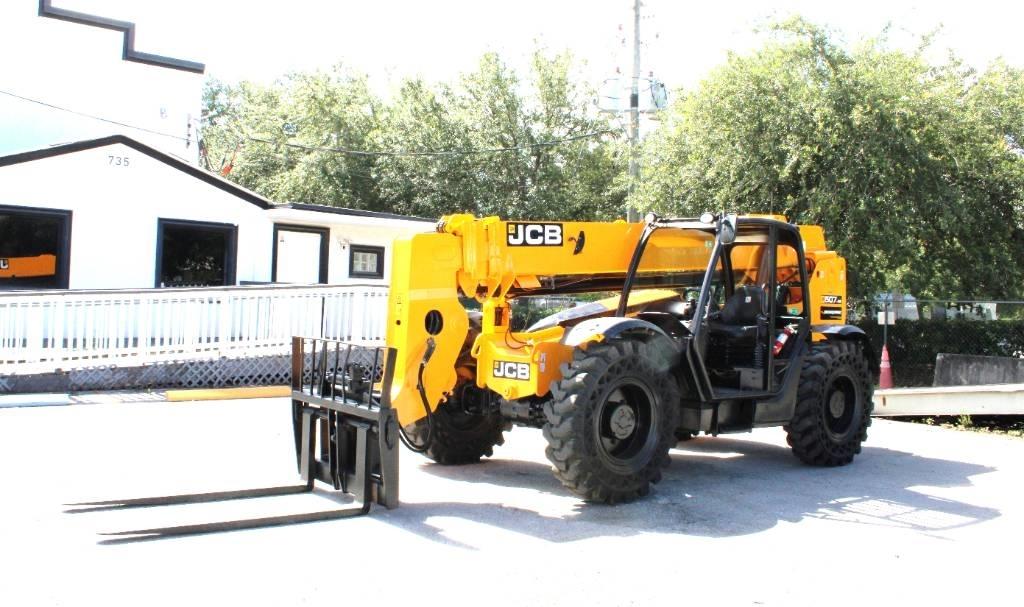 JCB 507-42 Teleskopické manipulátory