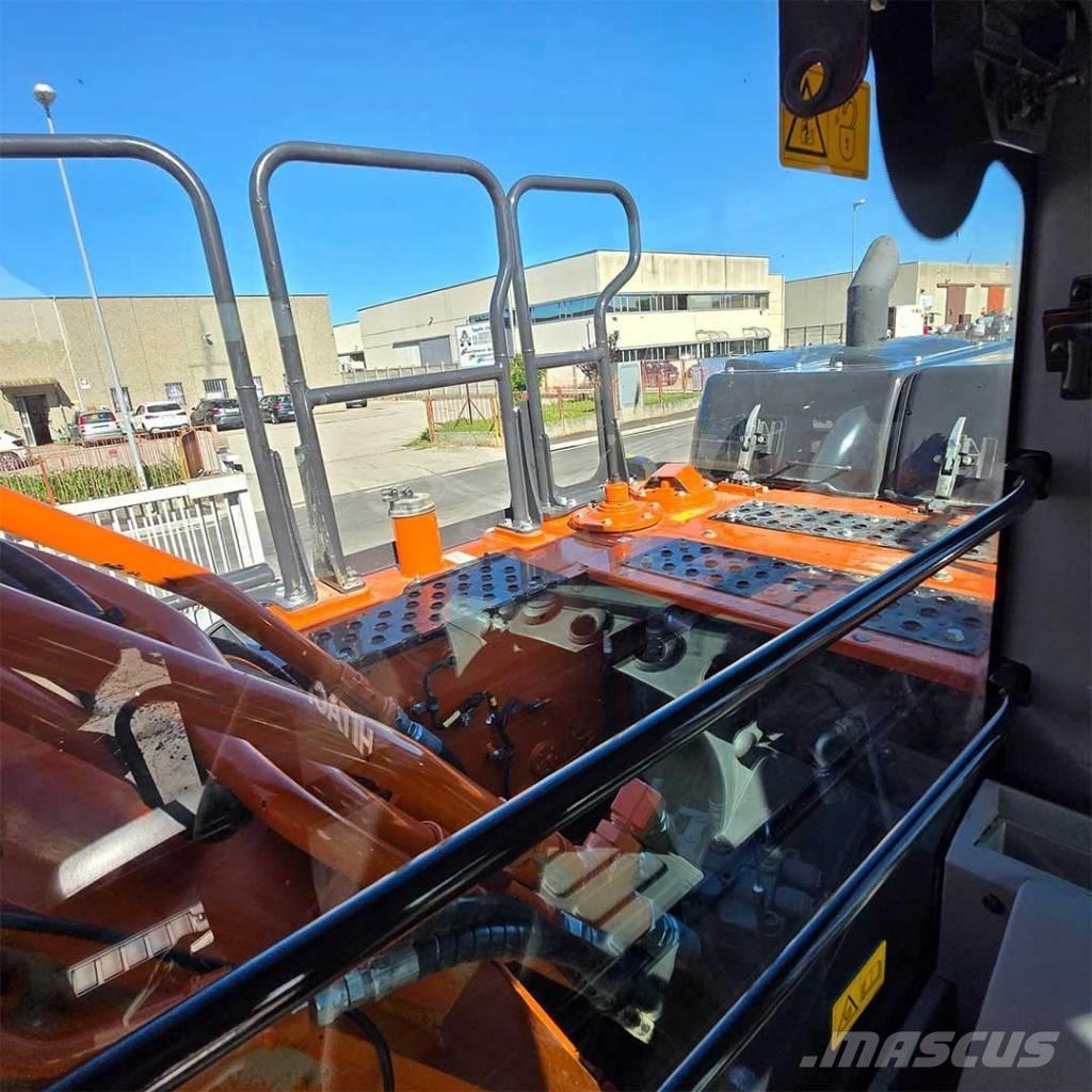 Hitachi ZX210LCN-7 Manipulace s materiálem – ostatní
