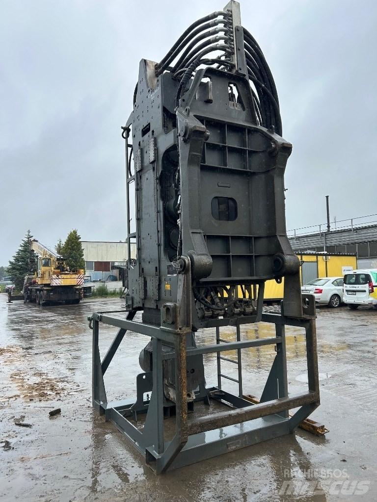 Liebherr LV36 Vibrační beranidla