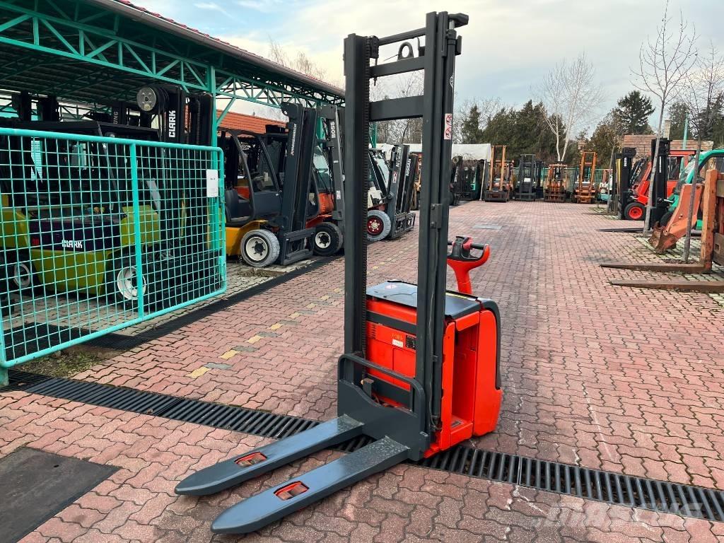 Linde L 14 V-3816 Samohybné vozíky