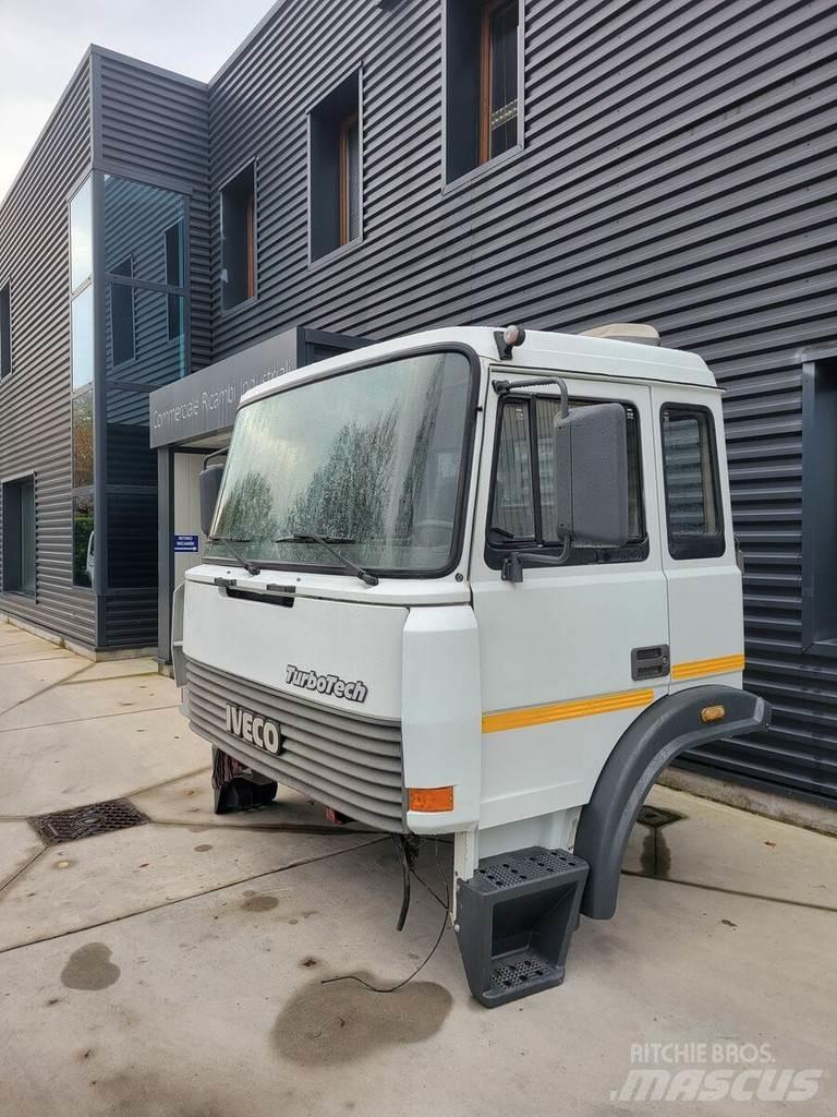 Iveco TURBOTECH Kabiny a interiér