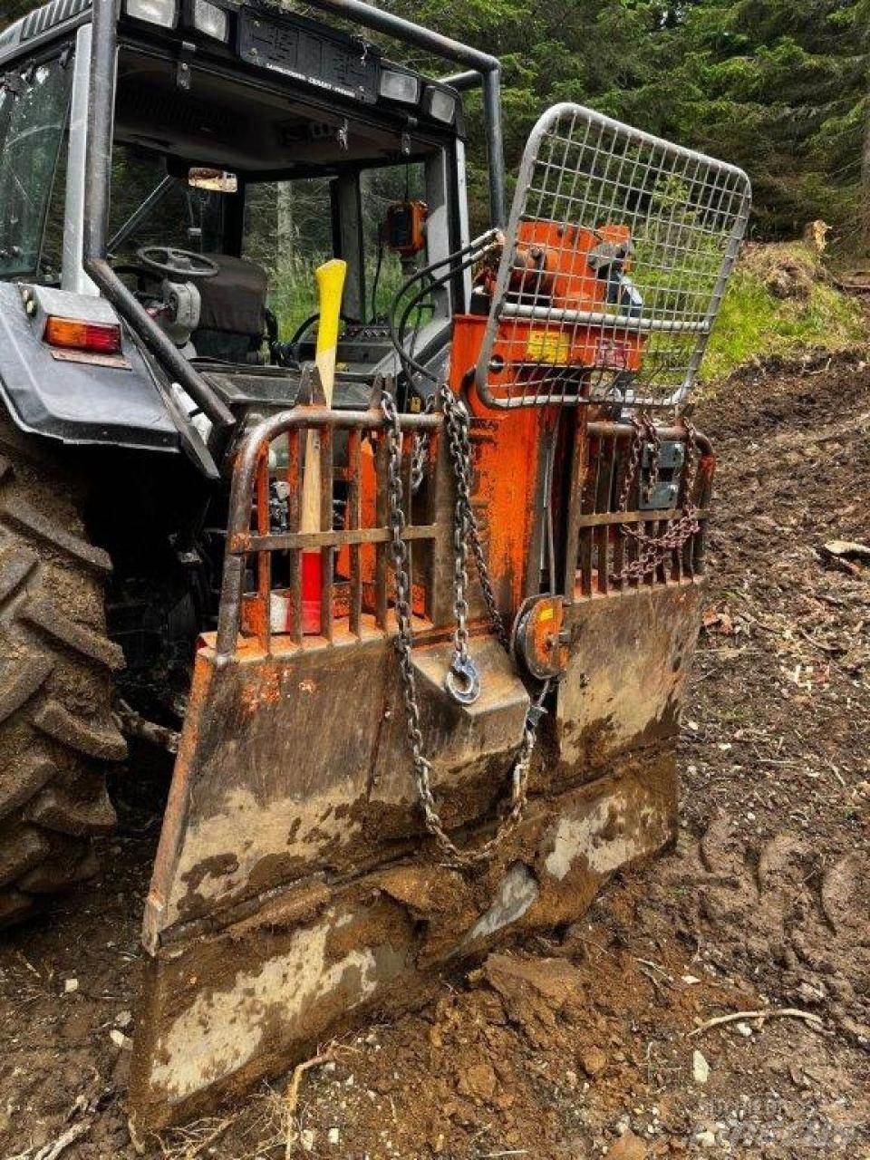 Valtra 6550 Lesní traktory