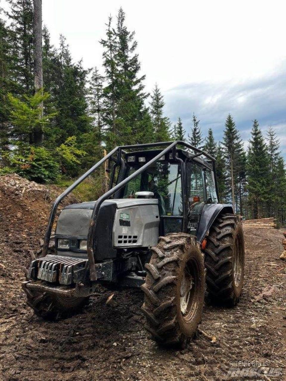 Valtra 6550 Lesní traktory
