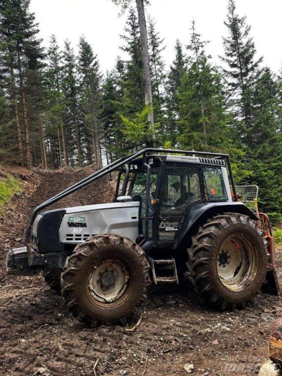 Valtra 6550 Lesní traktory