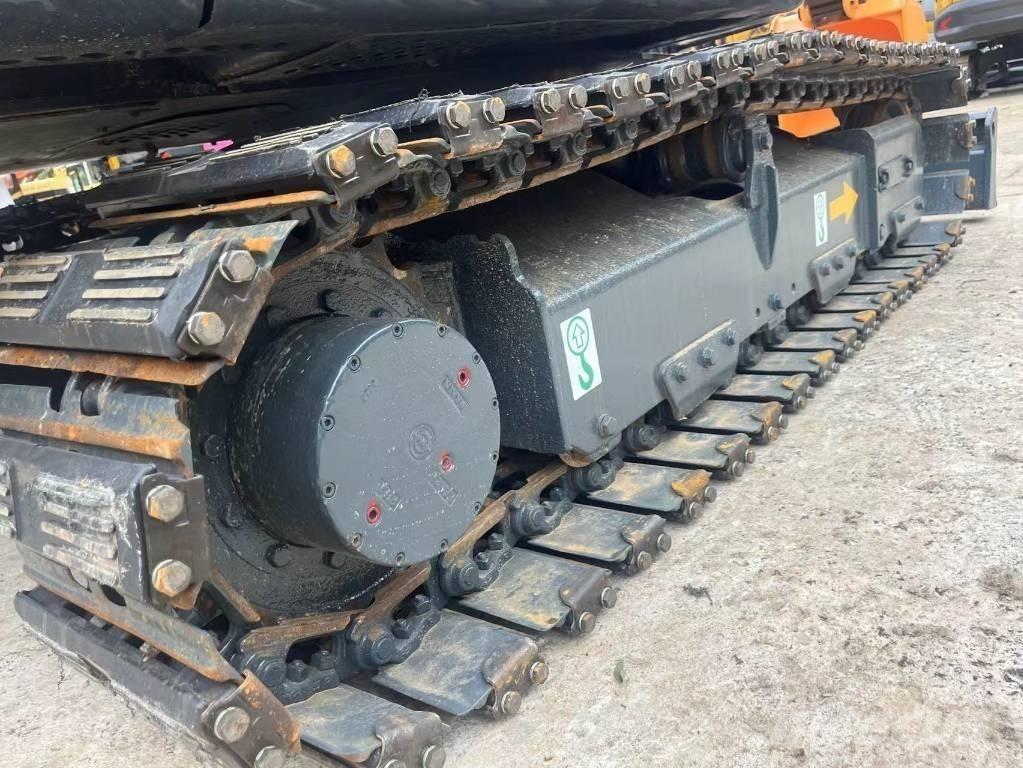 Hyundai 60vs Mini rýpadla < 7t