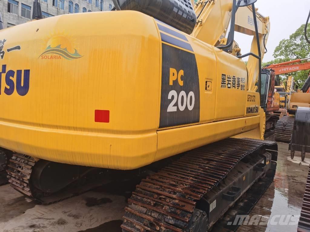 Komatsu PC 200-8 Pásová rýpadla