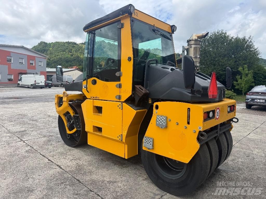 Bomag BW 154 ACP Pneumatikové válce