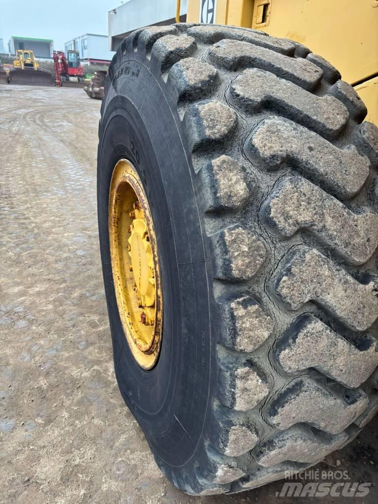 CAT 950 B Kolové nakladače