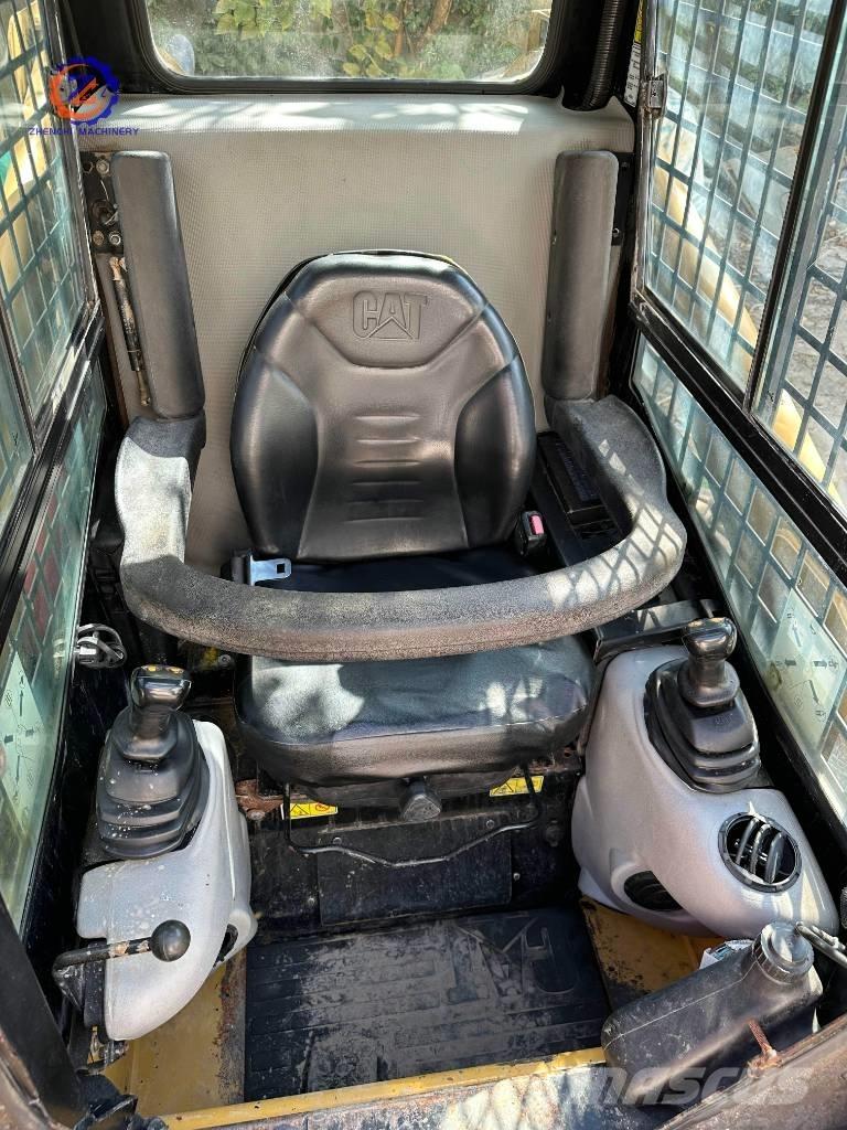 CAT 226 B Smykem řízené nakladače
