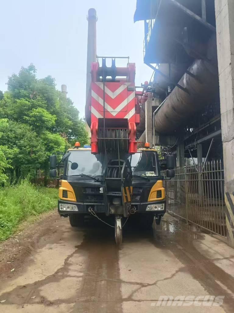 Sany SAC2600C8 Univerzální terénní jeřáby