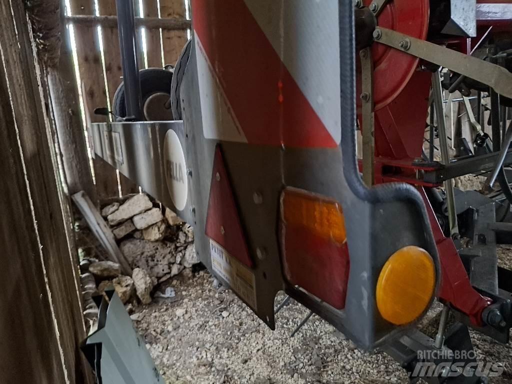 Fella Th1100 Obraceče a shrabovače sena