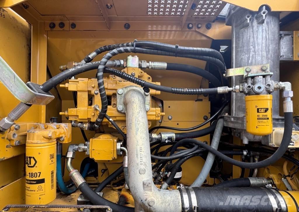 CAT 325 B LN Pásová rýpadla