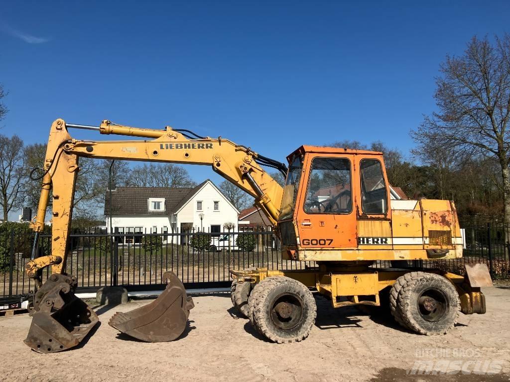 Liebherr A 900 B Kolová rýpadla