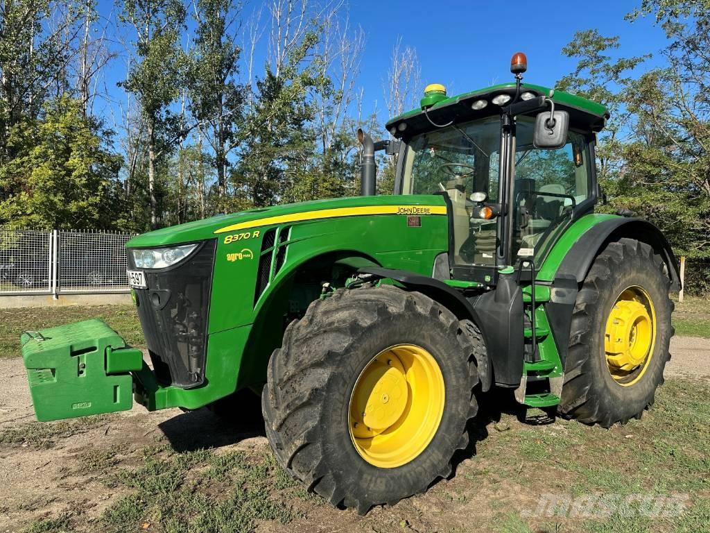John Deere 8370 R Traktory