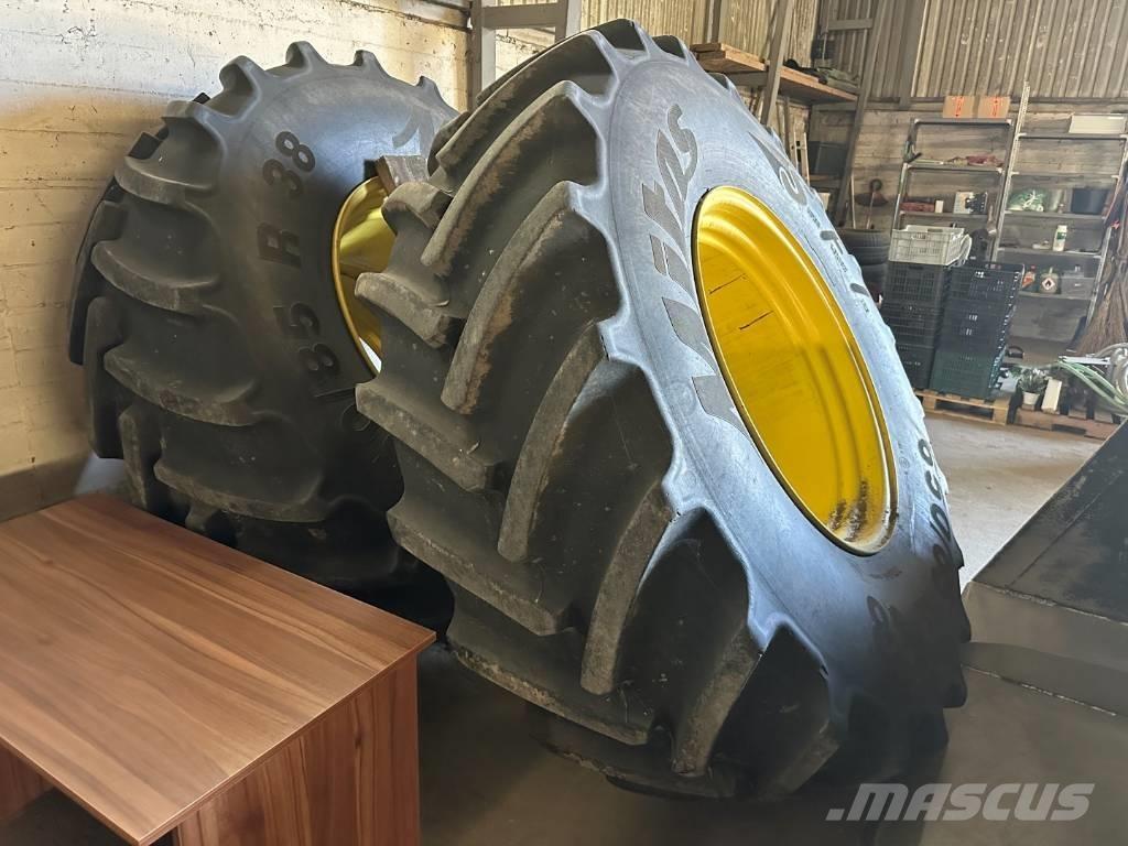 John Deere 8370 R Traktory