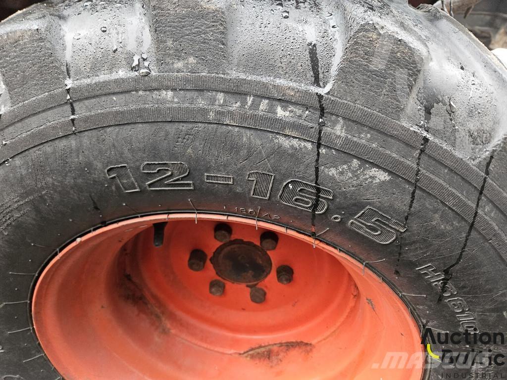 Kioti CK 2810 Traktory