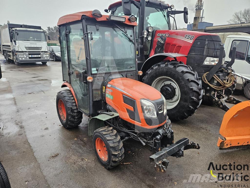 Kioti CK 2810 Traktory