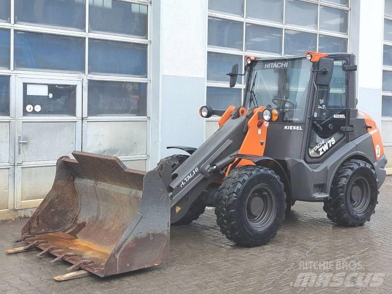 Hitachi ZW 75-6 Smykem řízené nakladače