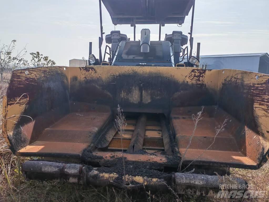 CAT AP655F Finišery