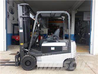 Nissan Q02L25CU Akumulátorové vozíky